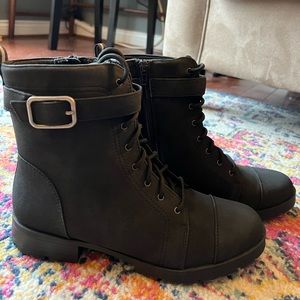 Life Stride soft system combat boots size 9w Never worn/brand new